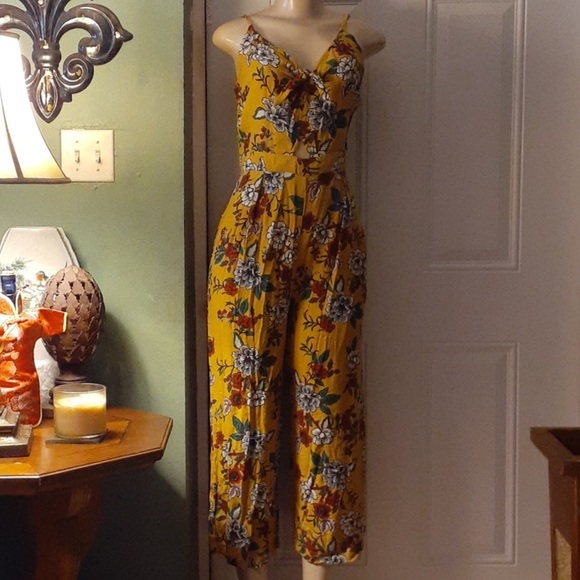 🆕🌺 MORAL FIBER Floral Jumper w/ Cut Out under Chest Tie Bodice NWT Medium - Picture 9 of 12